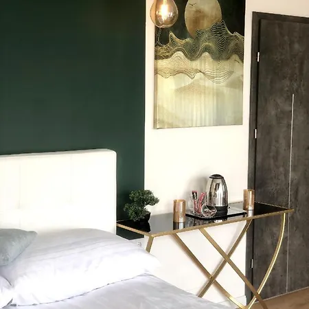 Duna P'art Panzio 4*