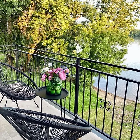 فندق مبيت وإفطار Duna P'art Panzio