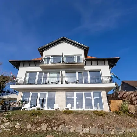 فندق مبيت وإفطار Duna P'art Panzio Kismaros