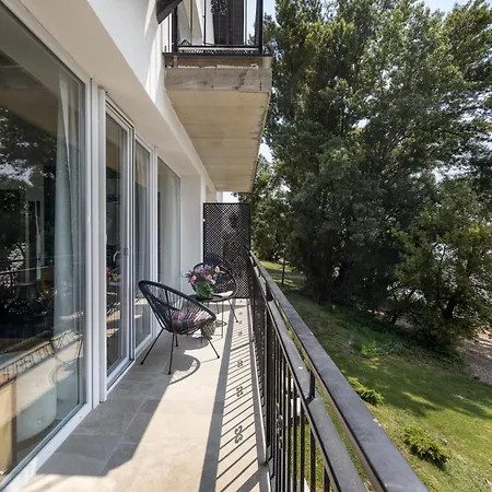 Duna P'art Panzio 4*