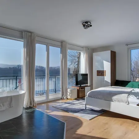 Duna P'art Panzio فندق مبيت وإفطار