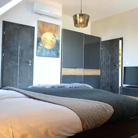 Duna P'art Panzio 4*