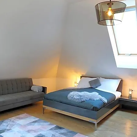 Duna P'art Panzio Bed & Breakfast 4*