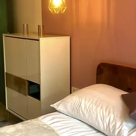 Duna P'art Panzio 4*
