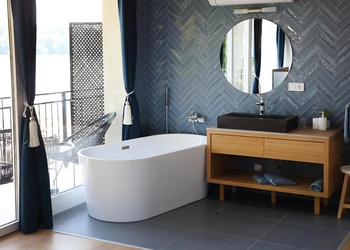 Duna P'art Panzio 4*